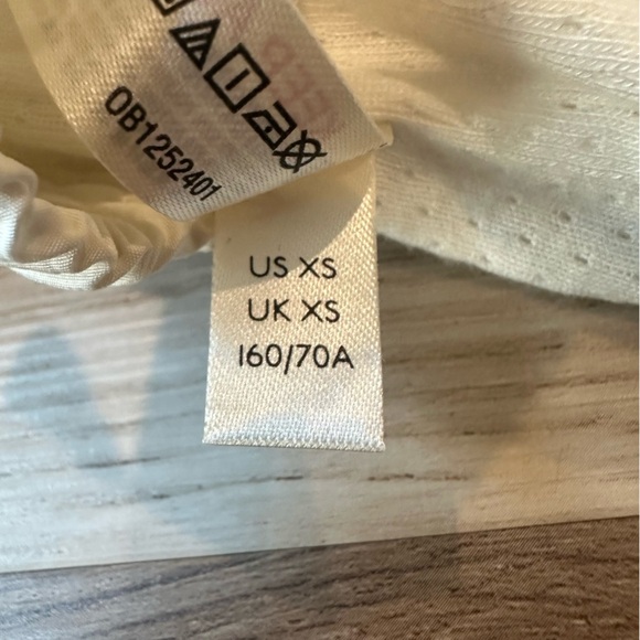 Free people movement women’s white cinch shorts size XS athletic lined crinkle - Picture 9 of 10